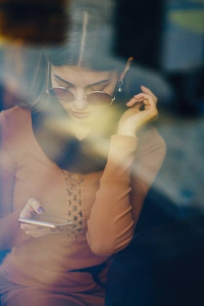 Pop Culture & Mental Health: Social Media, Celebrity Worship